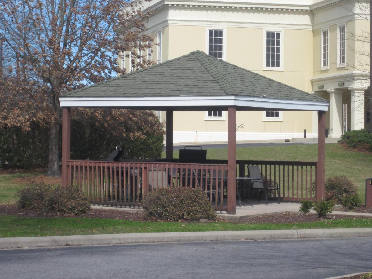 Intown Suites Extended Stay Greenville Nc Екстериор снимка
